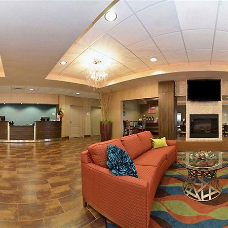 Junction City Inn & Suites Стая снимка