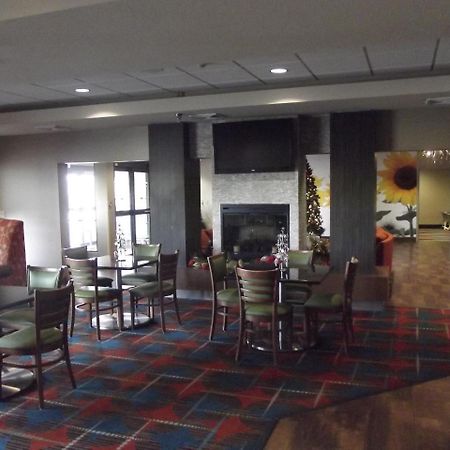 Junction City Inn & Suites Екстериор снимка