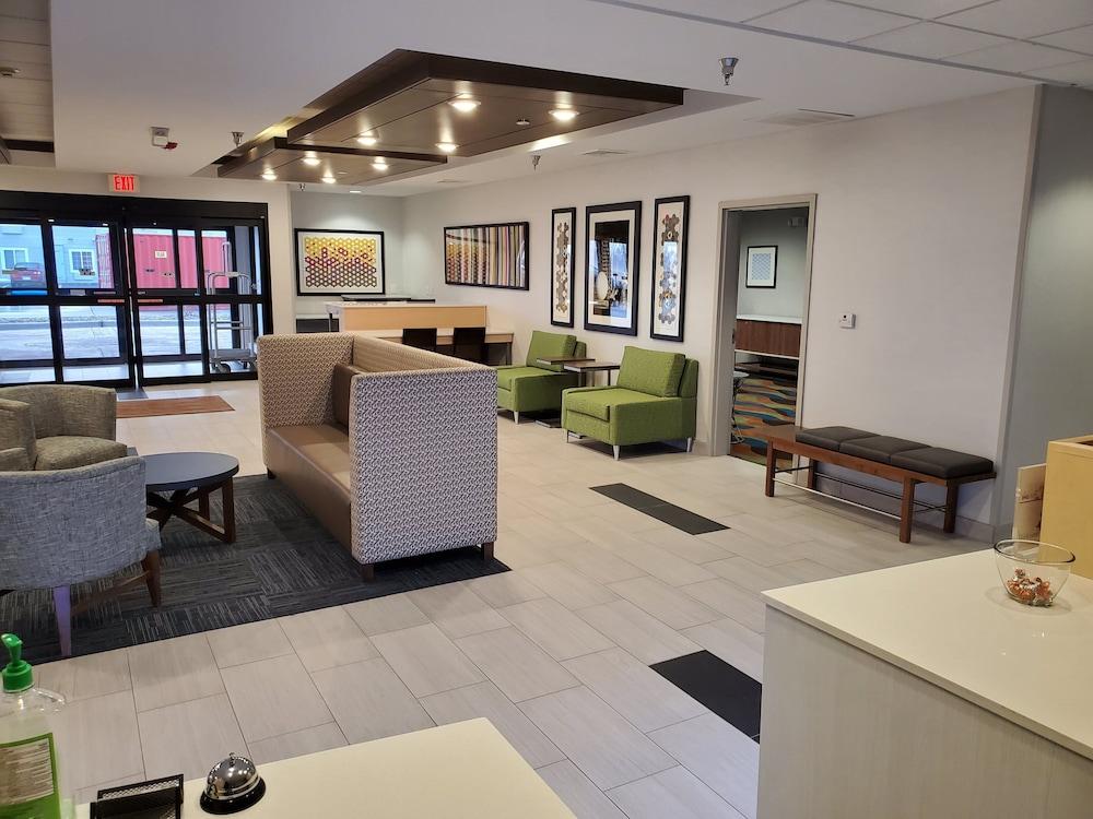 Junction City Inn & Suites Екстериор снимка