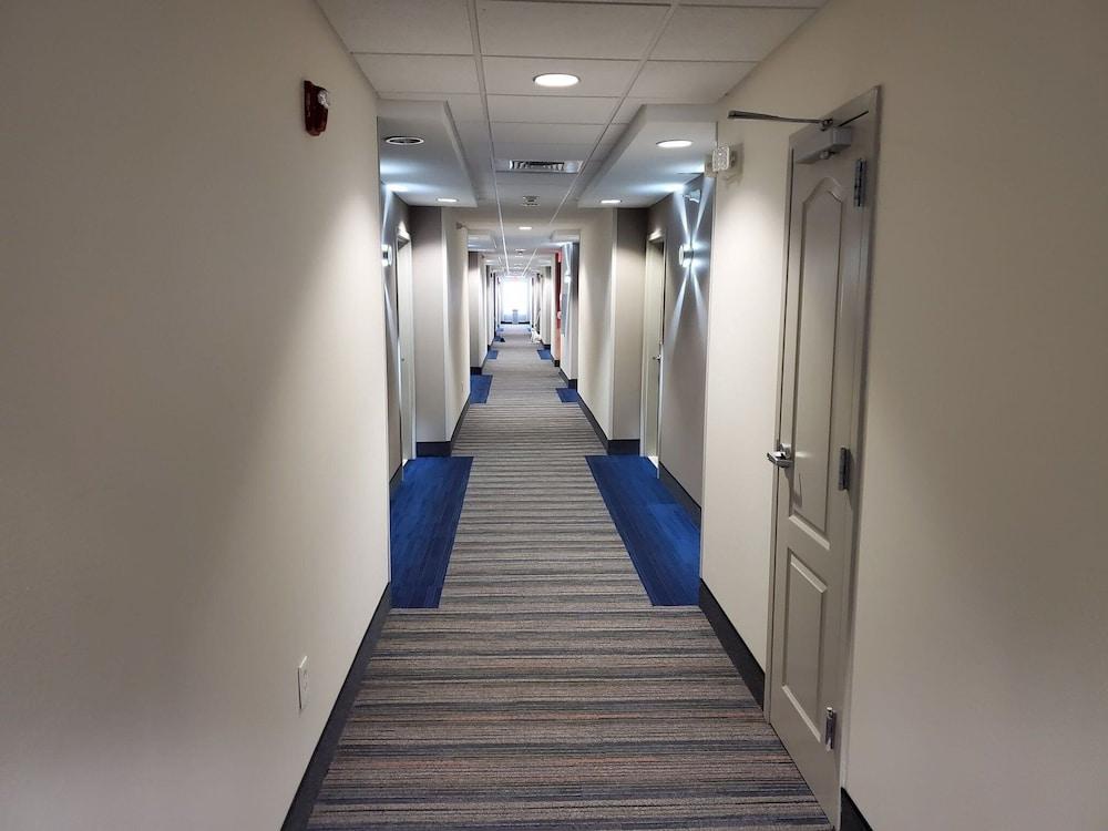 Junction City Inn & Suites Екстериор снимка