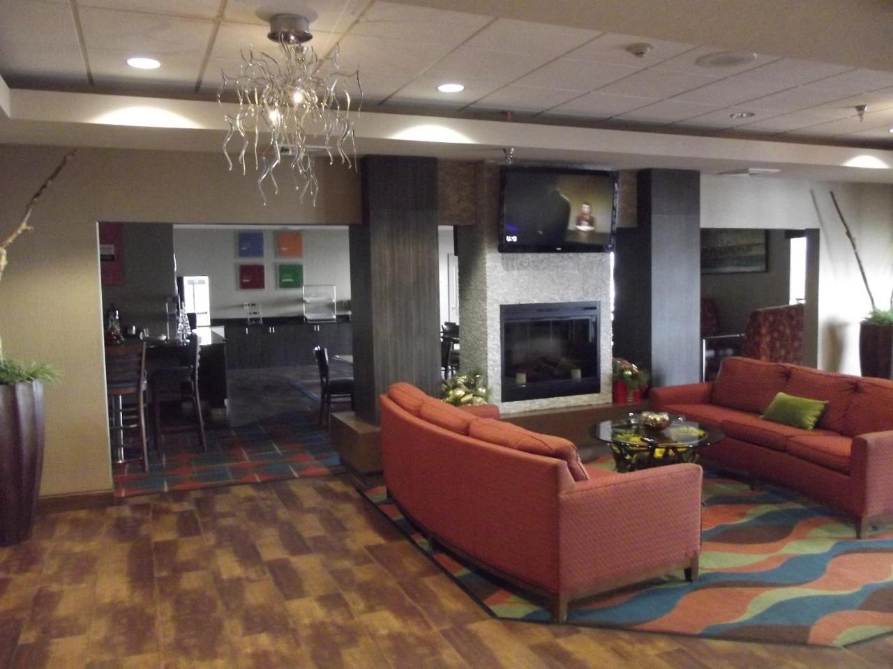 Junction City Inn & Suites Екстериор снимка
