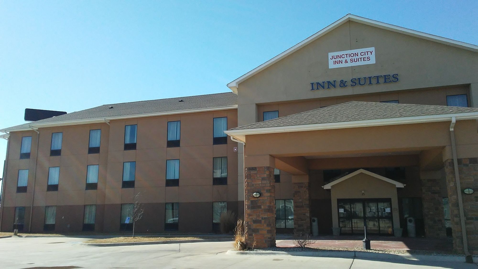 Junction City Inn & Suites Екстериор снимка